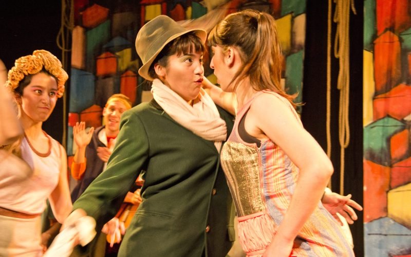 La cueca de Gil con polainas verdes 2014